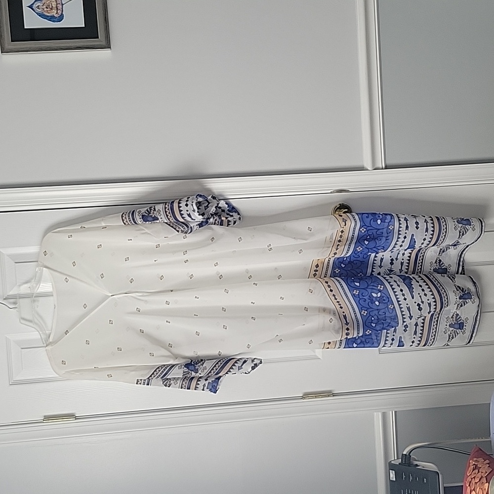 Sheer wrap with closures